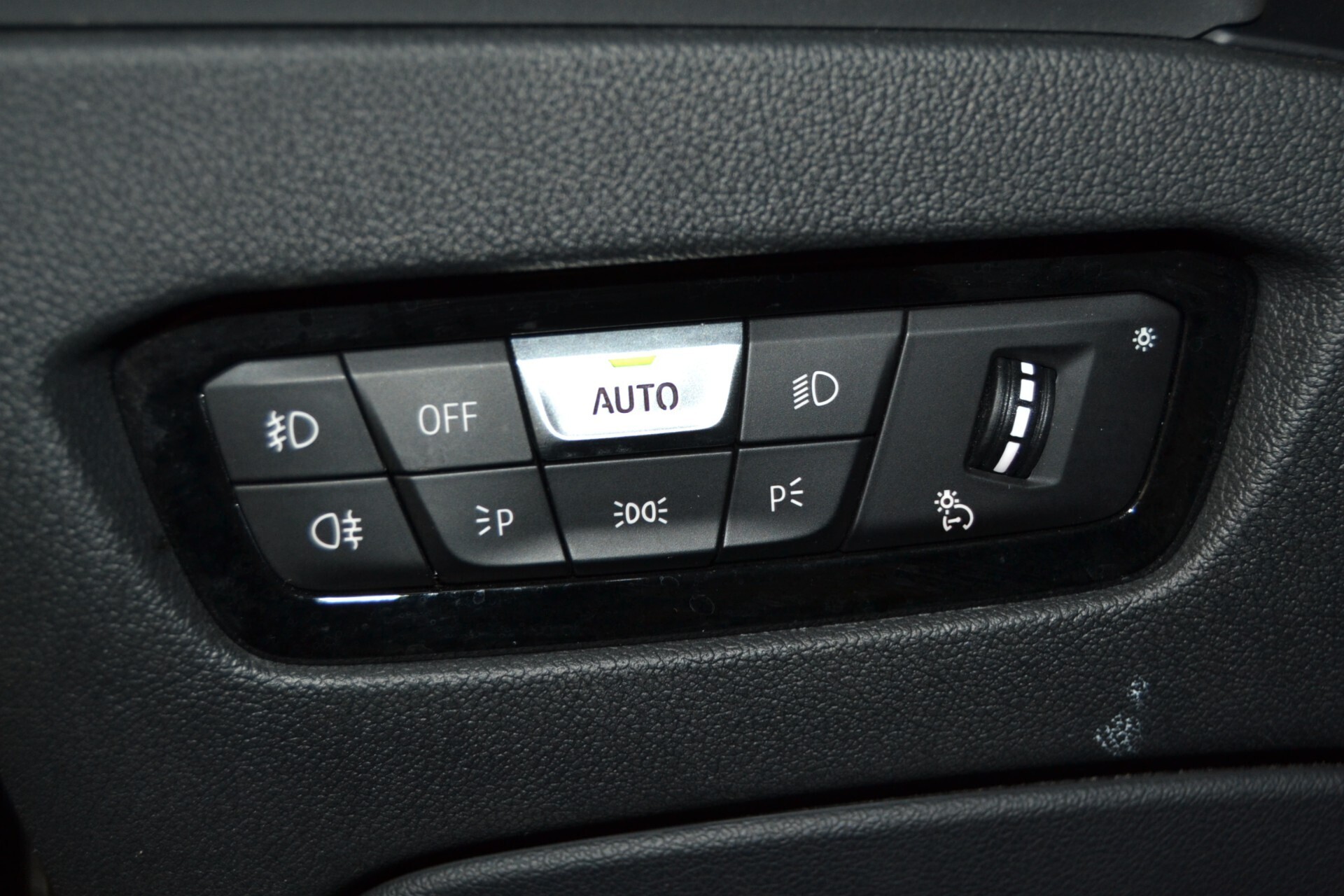BMW 318D SW Advantage Navi/KmDoc/Xenon/CruiseADD/PDK