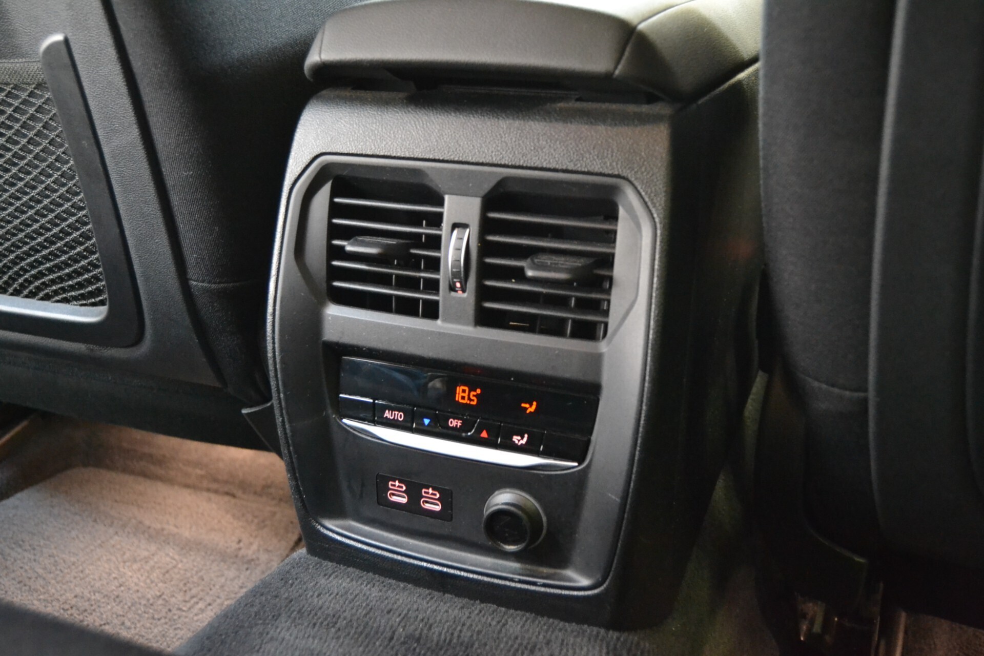 BMW 318D SW Advantage Navi/KmDoc/Xenon/CruiseADD/PDK