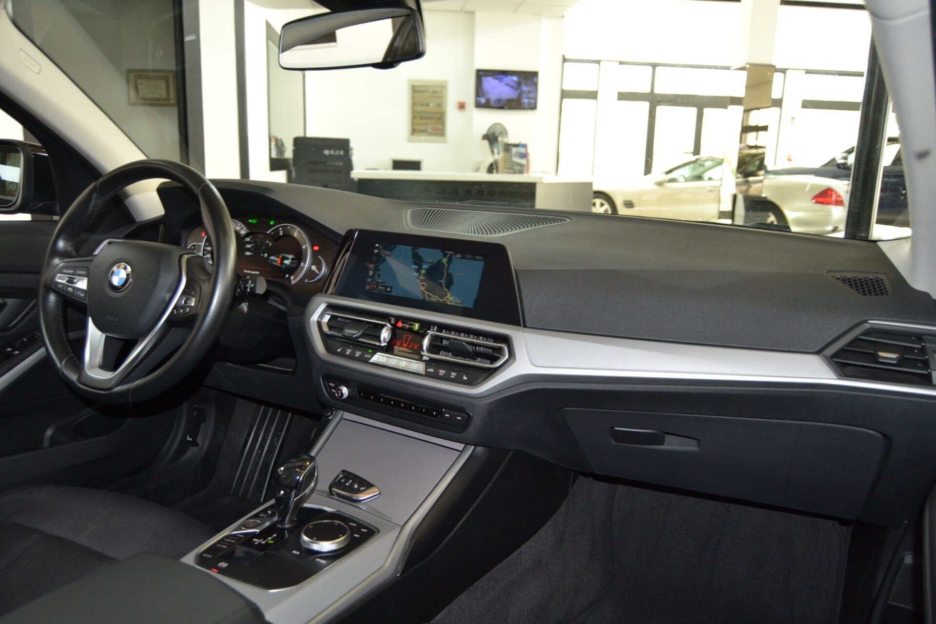 BMW 318D SW Advantage Navi/KmDoc/Xenon/CruiseADD/PDK