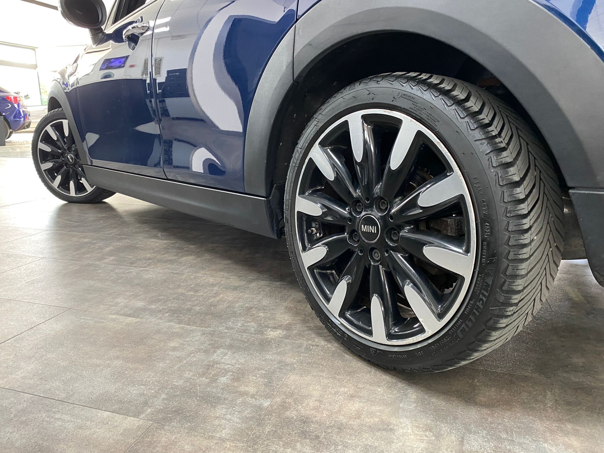 Mini Cooper 1.5Diesel HYPE Navi/Pelle/Xenon/C.Auto 
