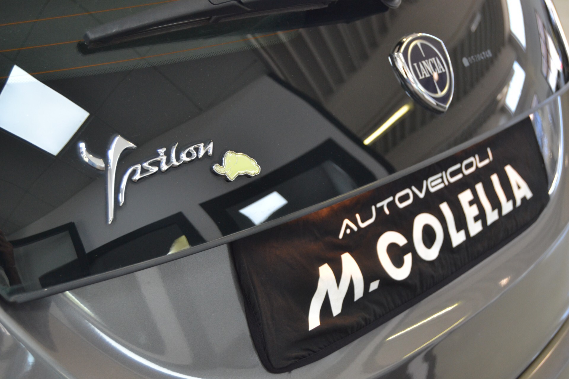 Lancia Ypsilon 0.9 TwinAir 85 CV 5 porte Metano Ecochic Elefantino