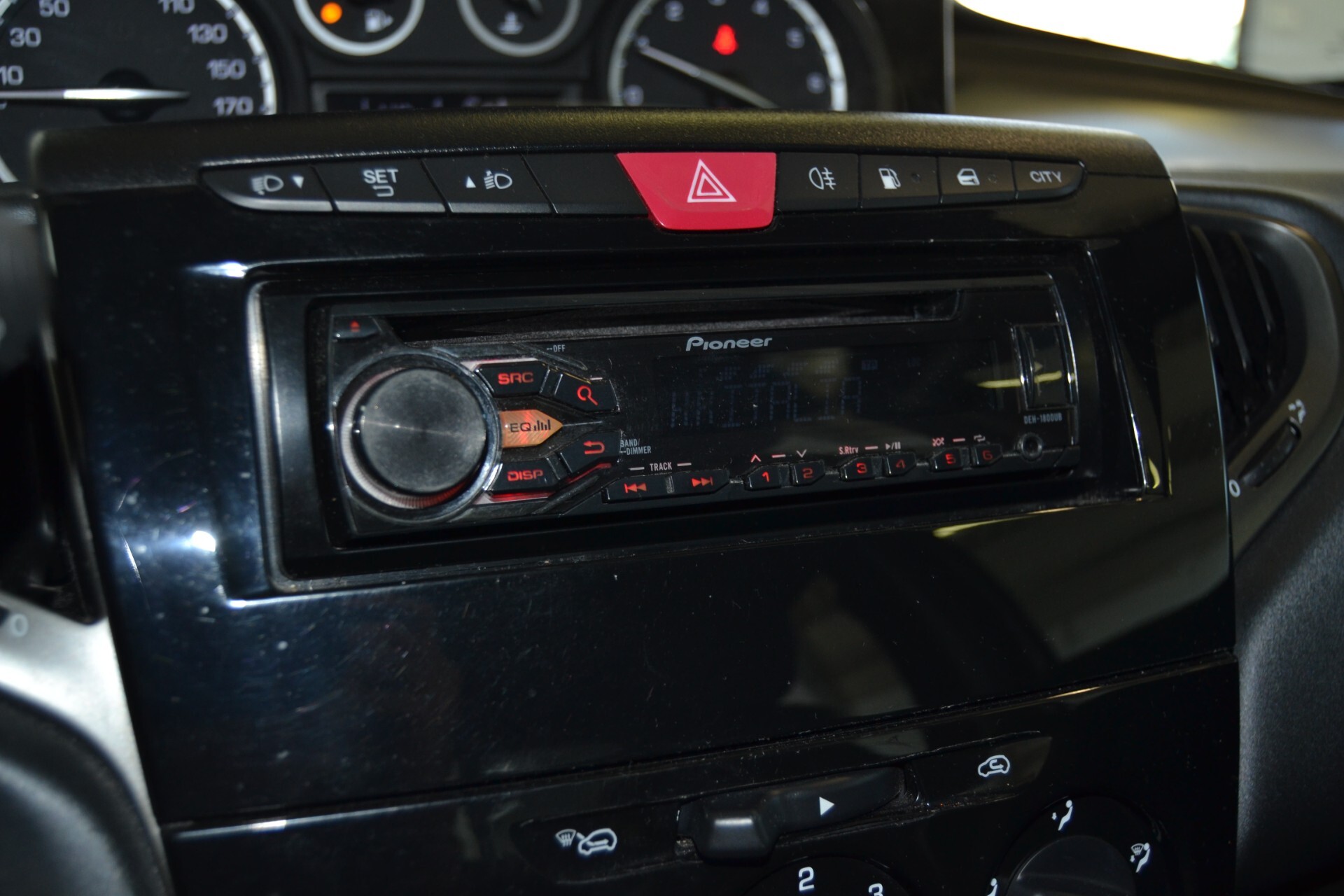 Lancia Ypsilon 0.9 TwinAir 85 CV 5 porte Metano Ecochic Elefantino