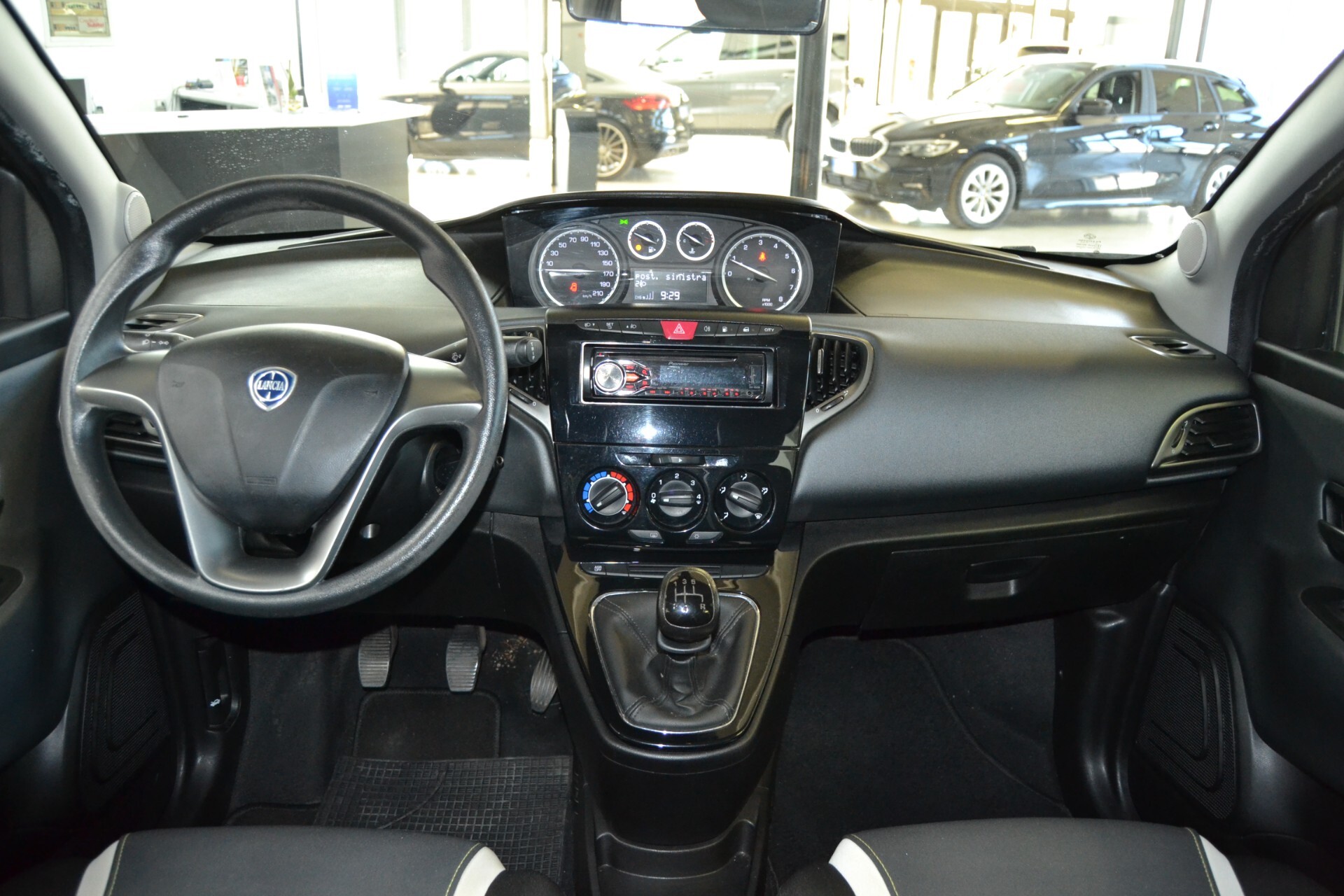 Lancia Ypsilon 0.9 TwinAir 85 CV 5 porte Metano Ecochic Elefantino