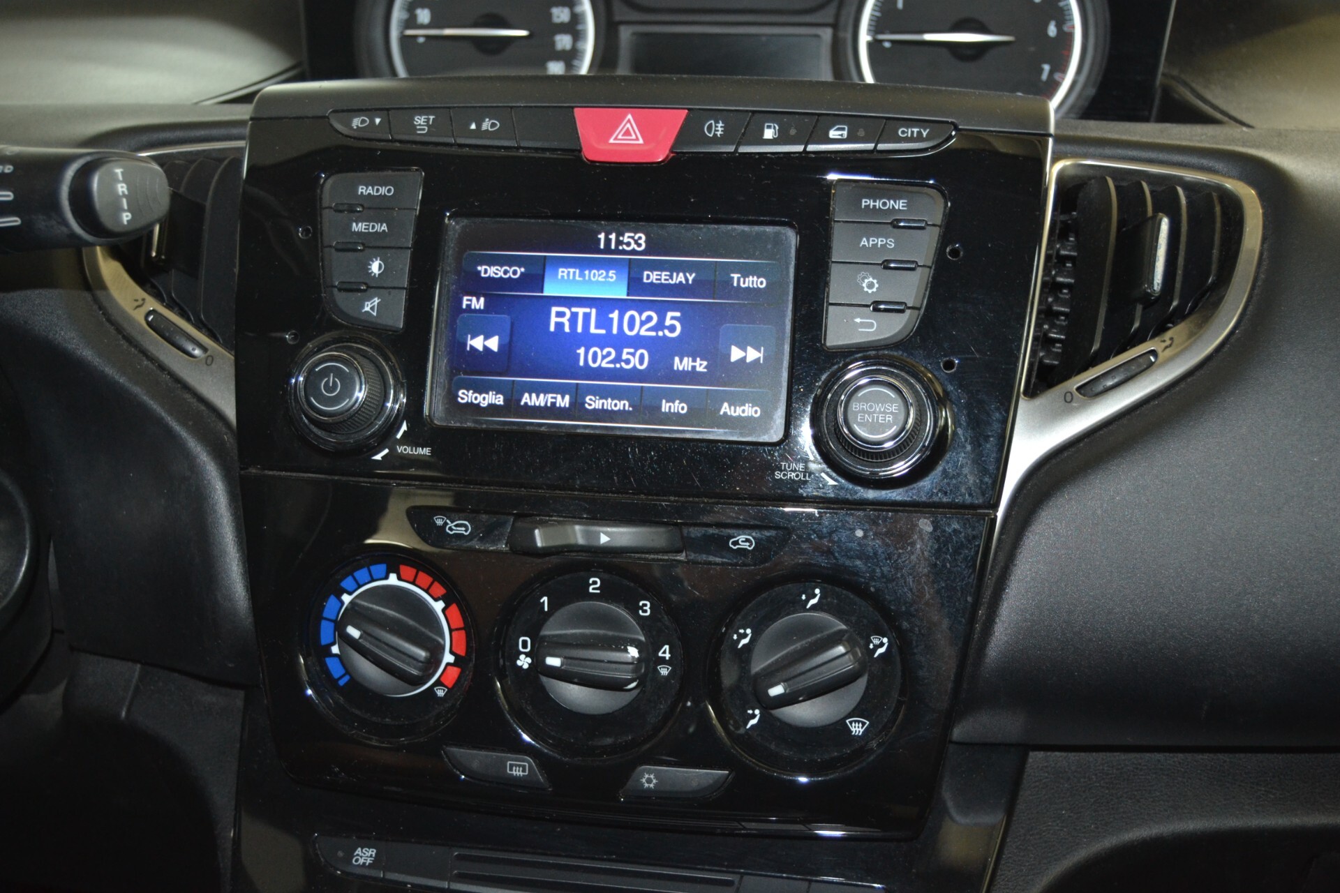 Lancia Ypsilon 0.9 TwinAir 85 CV 5 porte Metano Ecochic Gold