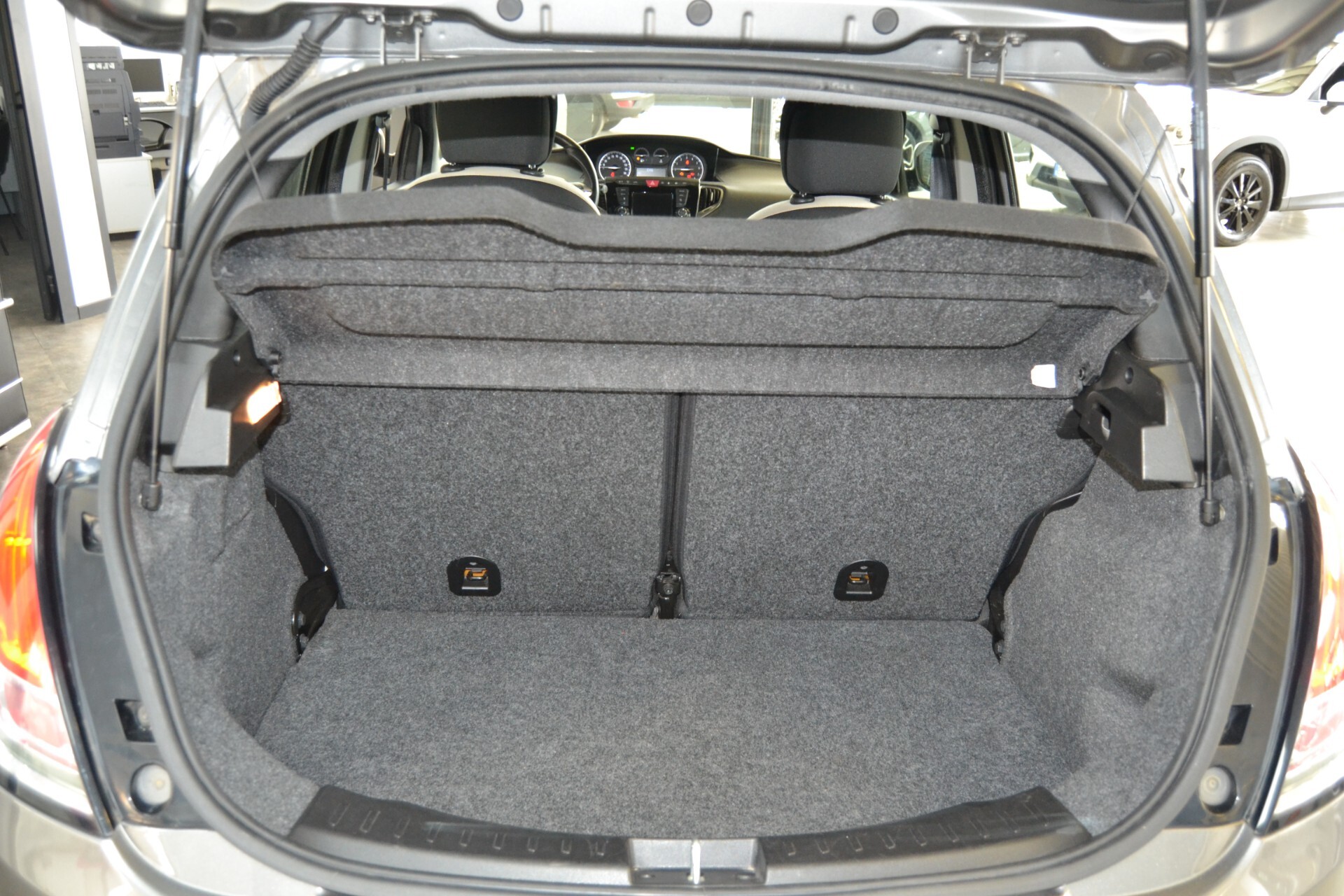 Lancia Ypsilon 0.9 TwinAir 85 CV 5 porte Metano Ecochic Gold