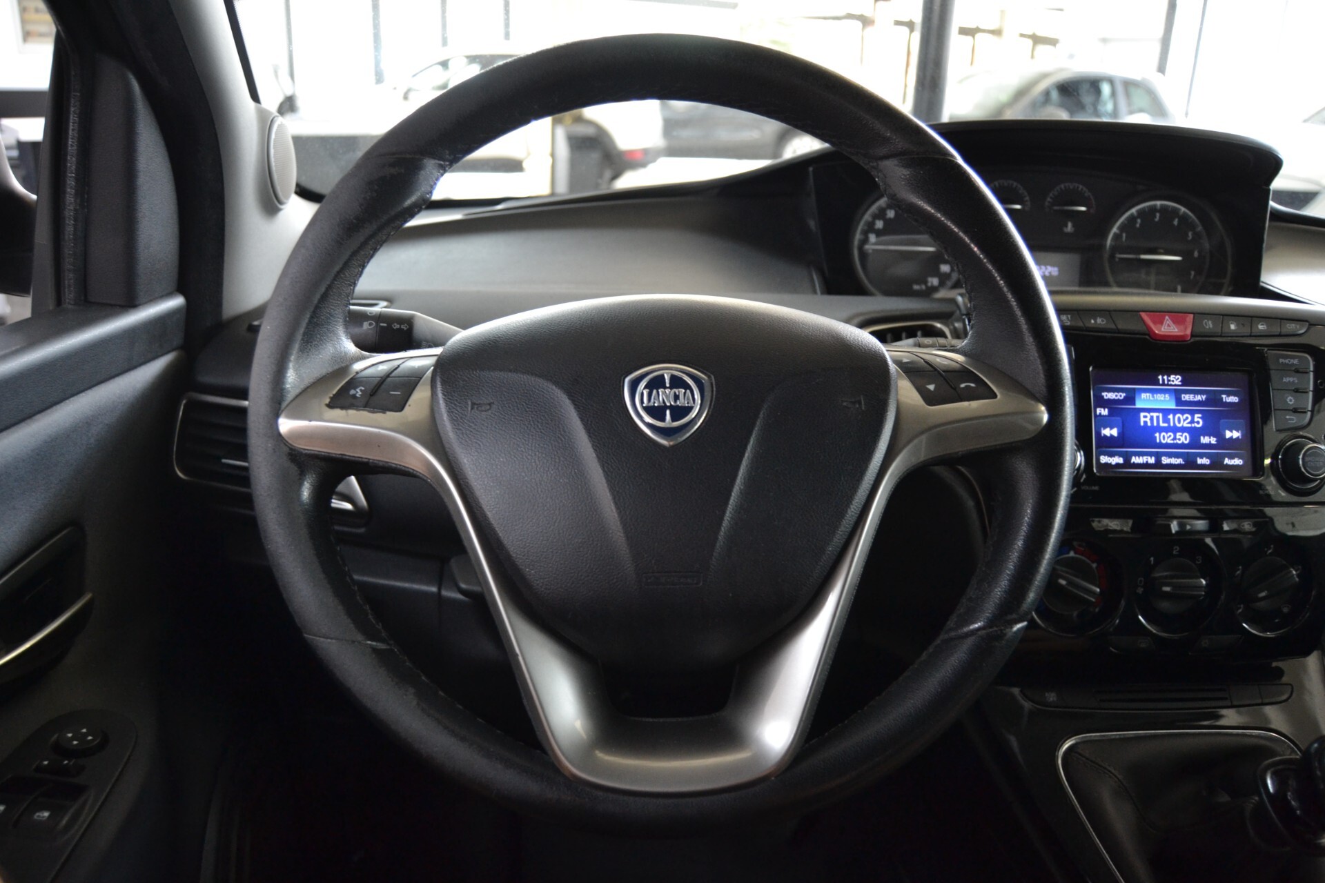 Lancia Ypsilon 0.9 TwinAir 85 CV 5 porte Metano Ecochic Gold