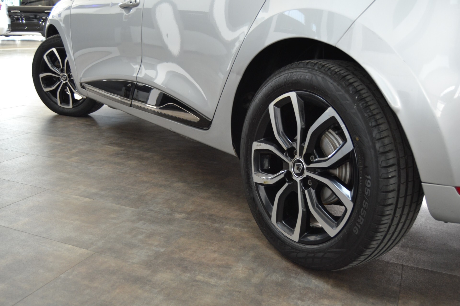 Renault Clio 1.5 dCi 75 CV Intens Navi/Xenon/Cruise/T.cam