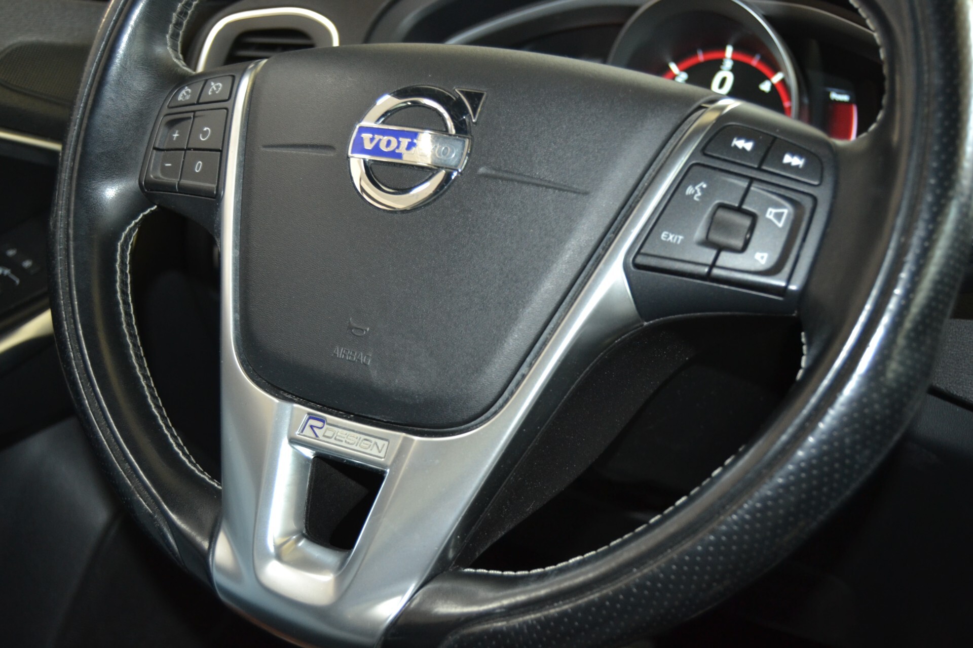 Volvo V40 D2 1.6 R-Design UniPro/Navi/Xenon/Cruse/Pelle