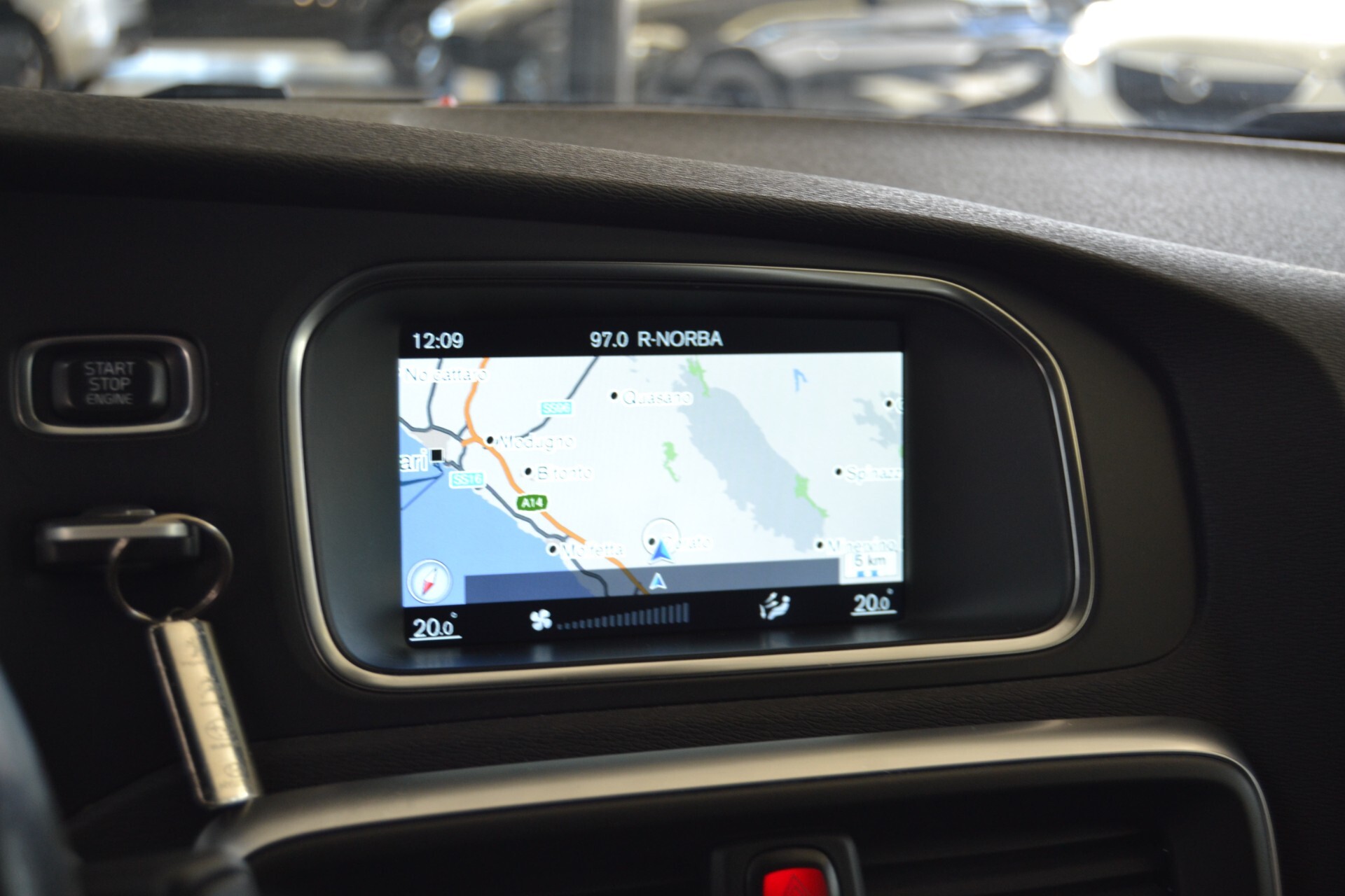 Volvo V40 D2 1.6 R-Design UniPro/Navi/Xenon/Cruse/Pelle