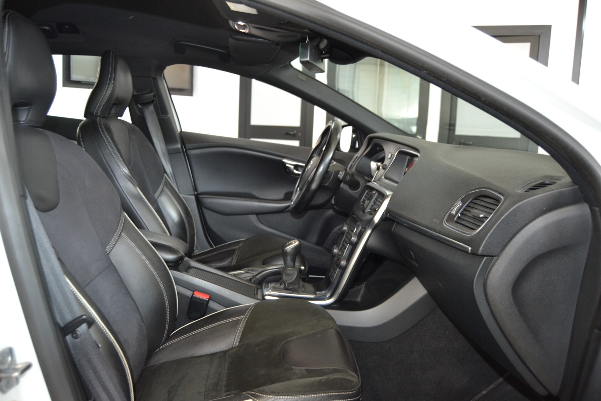 Volvo V40 D2 1.6 R-Design UniPro/Navi/Xenon/Cruse/Pelle