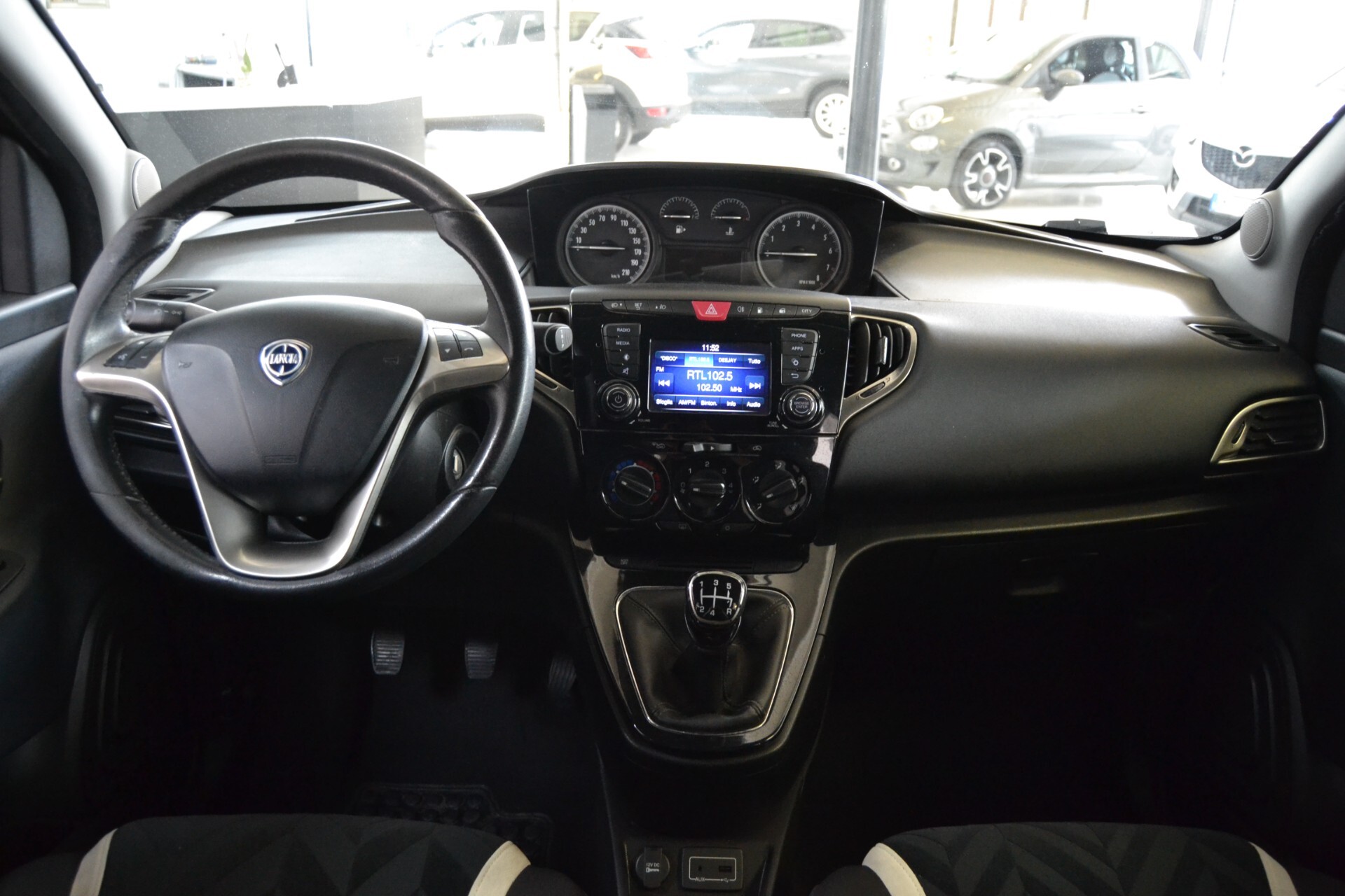 Lancia Ypsilon 0.9 TwinAir 85 CV 5 porte Metano Ecochic Gold