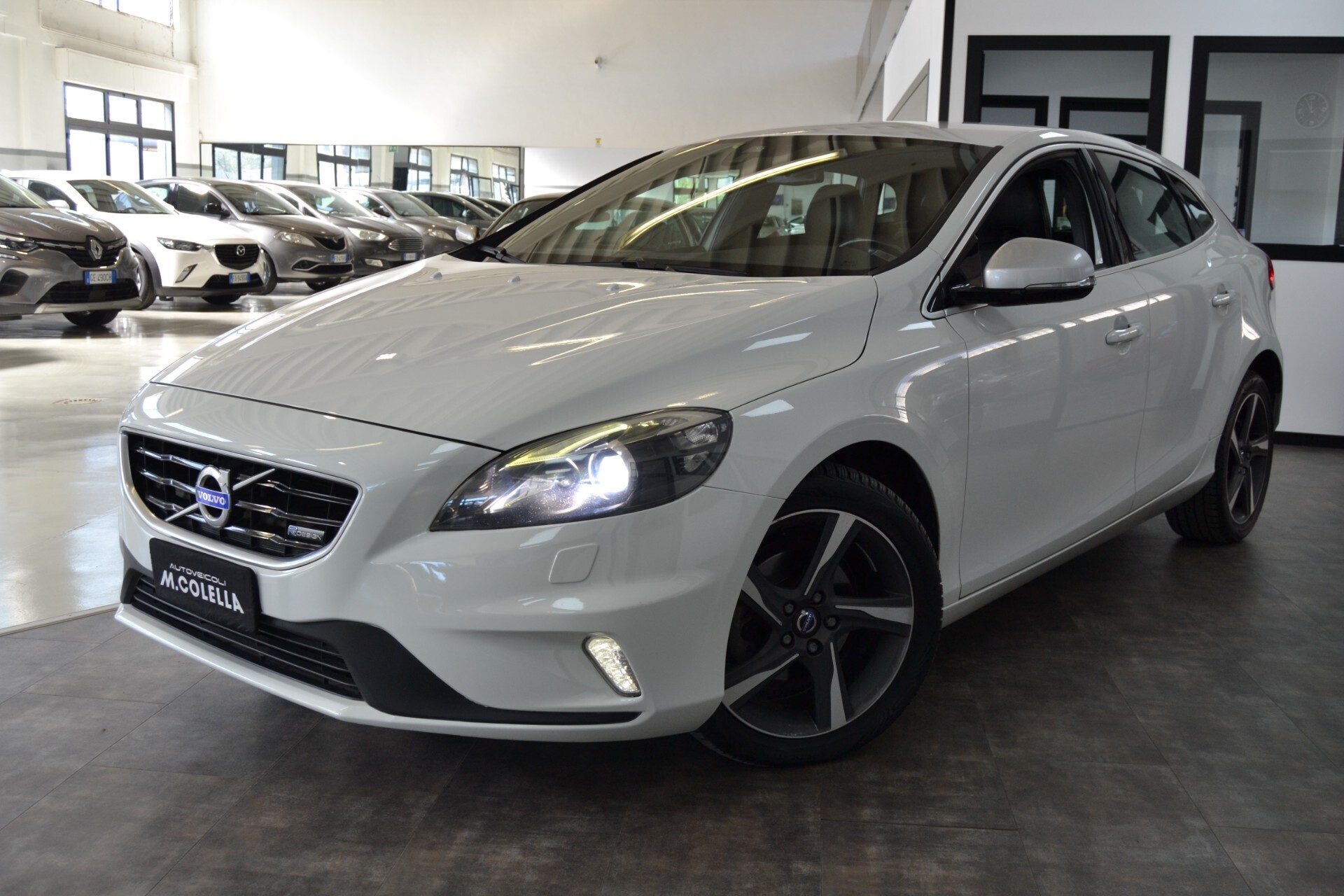 Volvo V40 D2 1.6 R-Design UniPro/Navi/Xenon/Cruse/Pelle