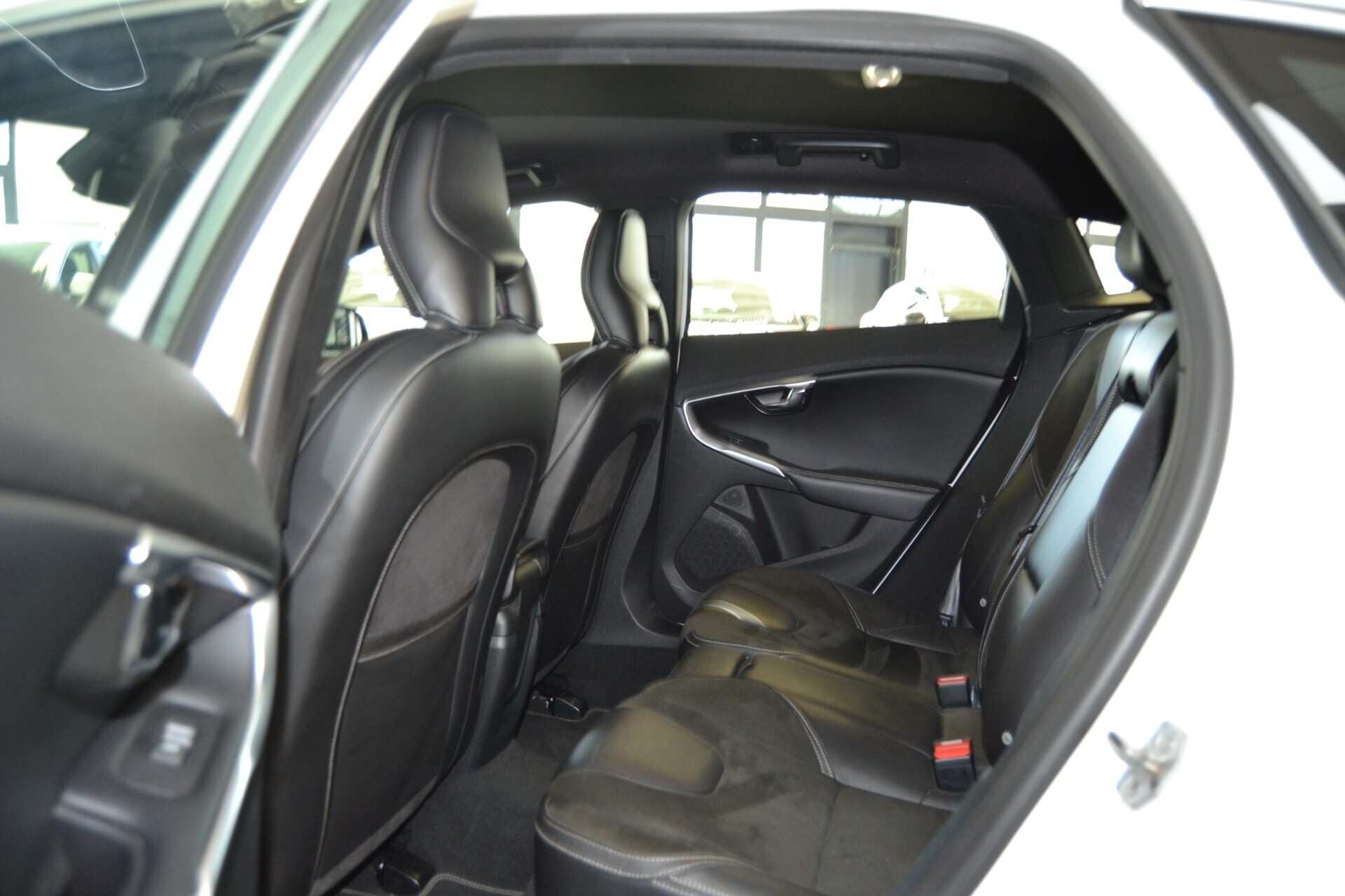 Volvo V40 D2 1.6 R-Design UniPro/Navi/Xenon/Cruse/Pelle