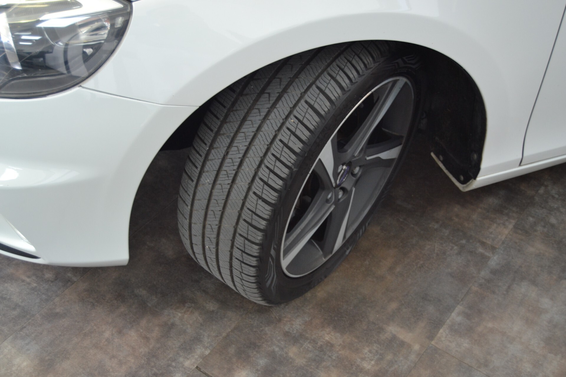 Volvo V40 D2 1.6 R-Design UniPro/Navi/Xenon/Cruse/Pelle