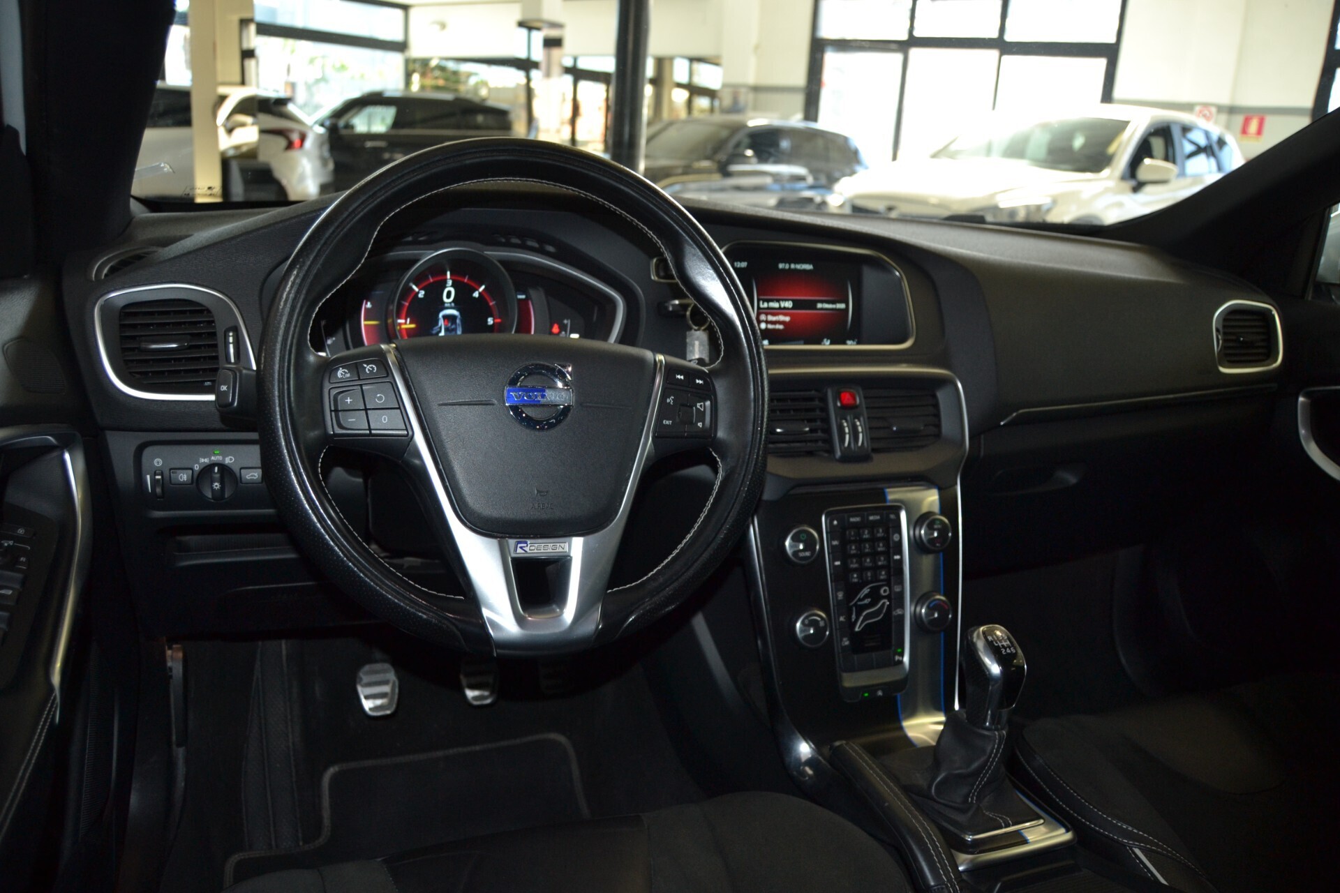 Volvo V40 D2 1.6 R-Design UniPro/Navi/Xenon/Cruse/Pelle