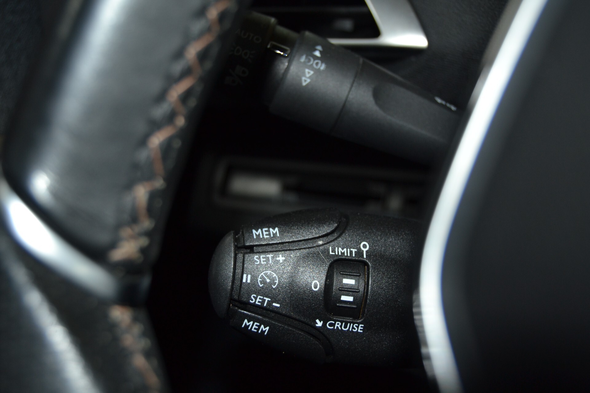 Peugeot 3008 BlueHDi 130CV GT-Line Navi/Pelle/Xenon/UNIPRO