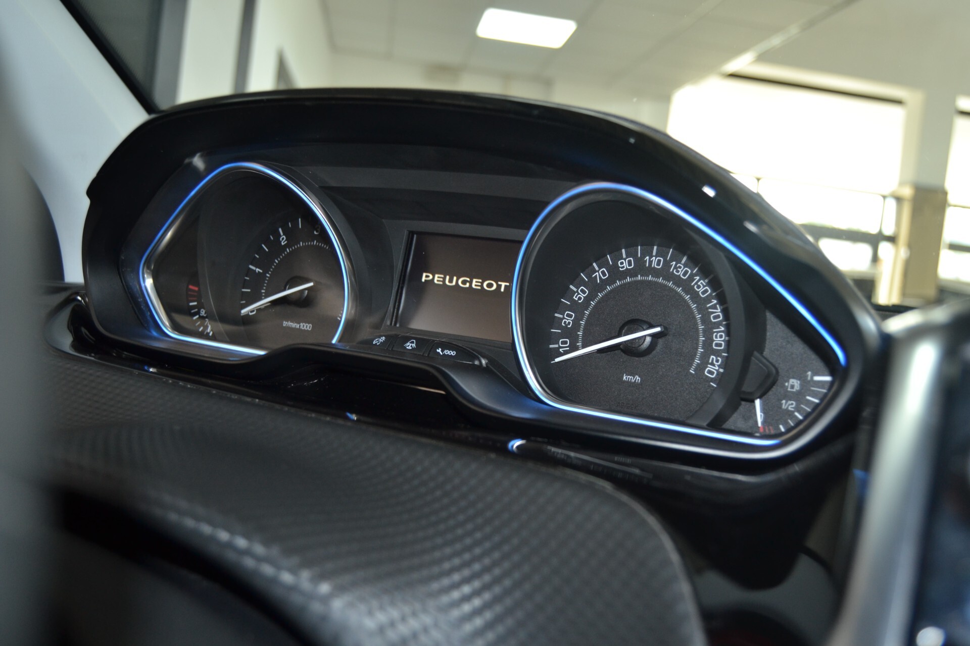 Peugeot 2008 BlueHDi 100Cv Allure Navi/Cruise/PDK