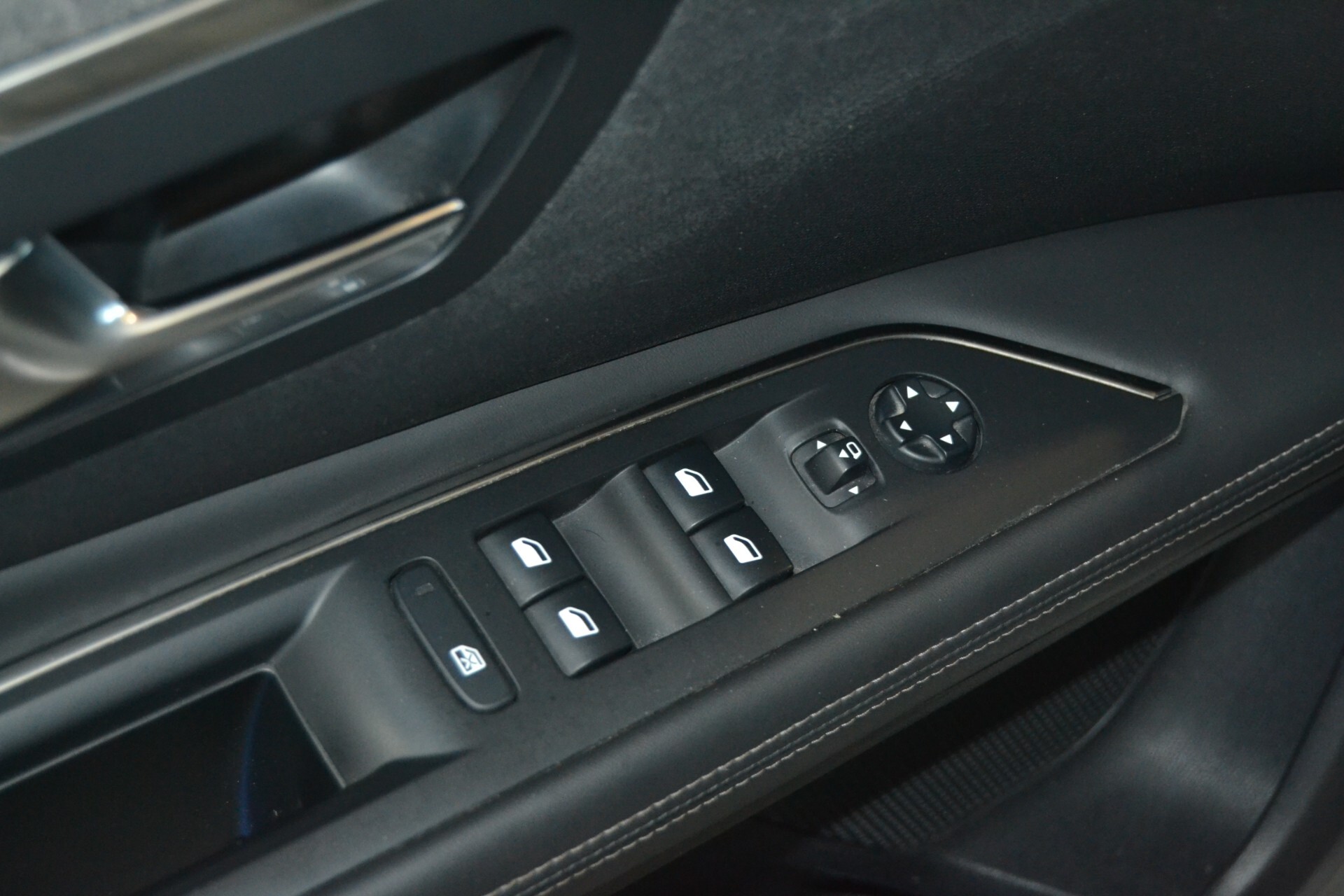 Peugeot 3008 BlueHDi 120 EAT6 Allure Navi/Cruise/KMDOC