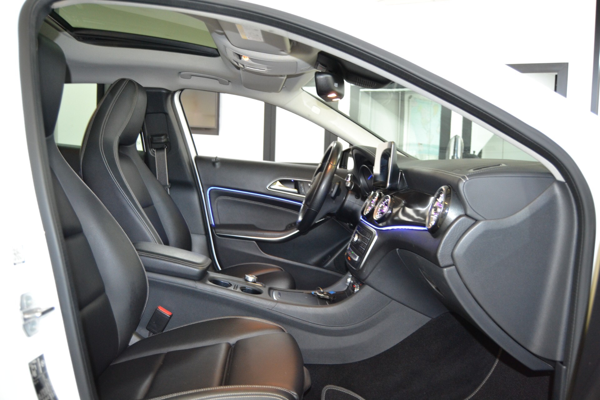 Mercedes-Benz GLA 200D Night EDITION Tetto/Navi/Pelle/Auto 
