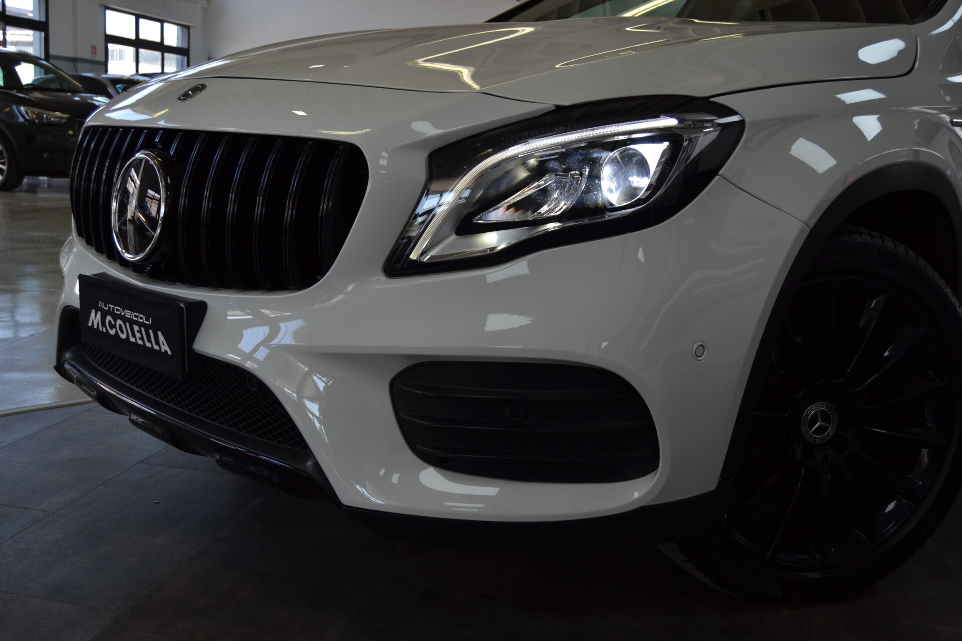 Mercedes-Benz GLA 200D Night EDITION Tetto/Navi/Pelle/Auto 