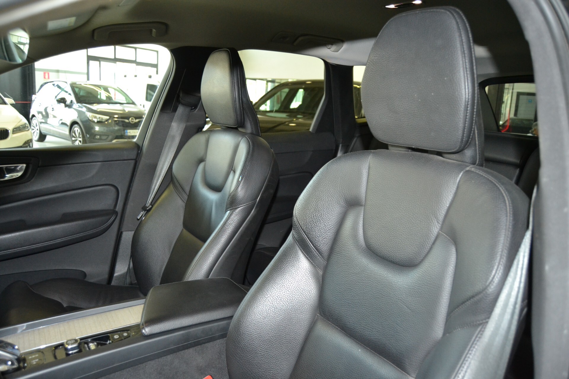 Volvo XC60 2.0D AWD Auto/navi/Pelle/led/KMDOC